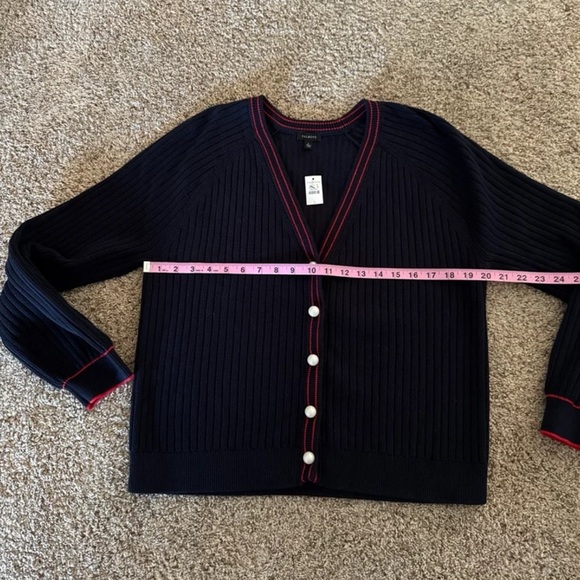 NWT Talbots V-Neck Ribbed Pearl button Cardigan Tipped Navy with Red
Size Large - Picture 9 of 12